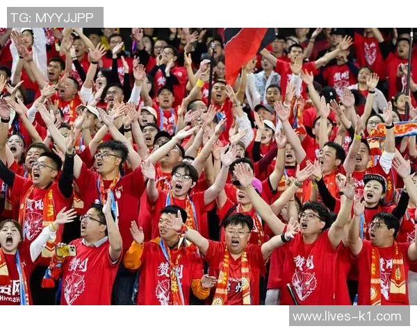 江苏足球报聚焦新赛季展望球迷热情高涨期待精彩对决