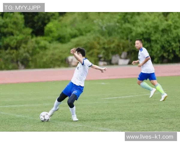 足球一百分最新动态解析与赛事回顾助你掌握足球世界的精彩瞬间